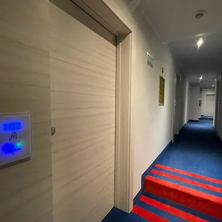 阿尔菲裡大酒店 酒店 西尔米奥奈