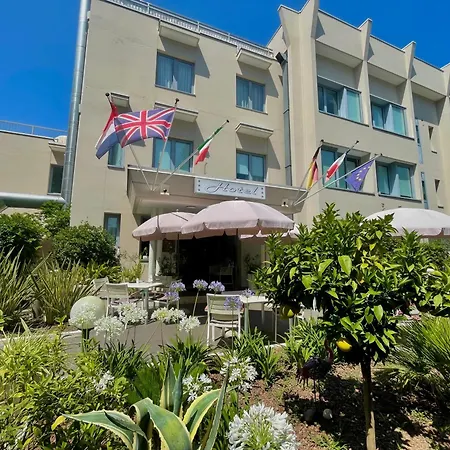 阿尔菲裡大酒店 酒店 西尔米奥奈