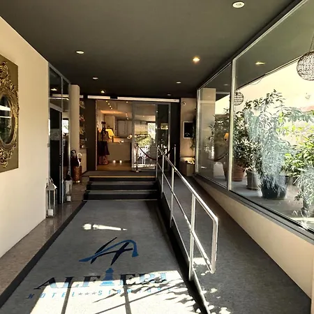 阿尔菲裡大酒店 酒店 西尔米奥奈